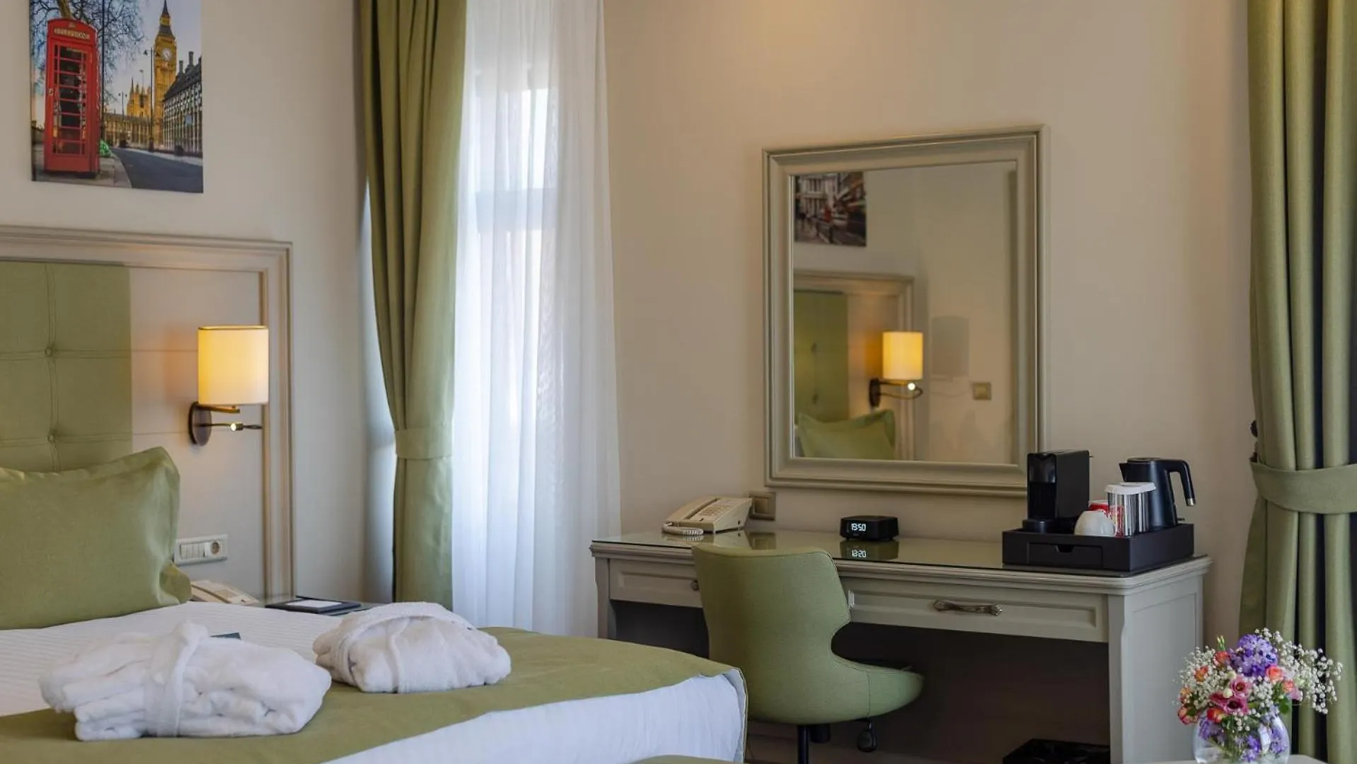 Отель Divan Suites Батуми 5*,  Грузия
