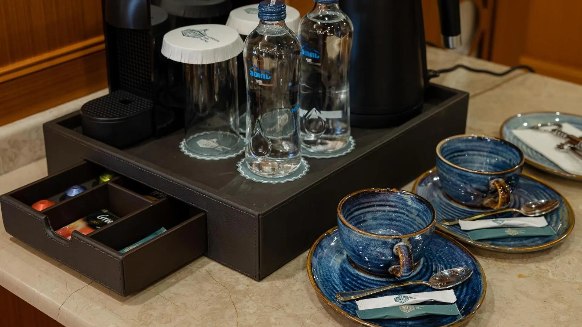 Отель Divan Suites Батуми 5*,