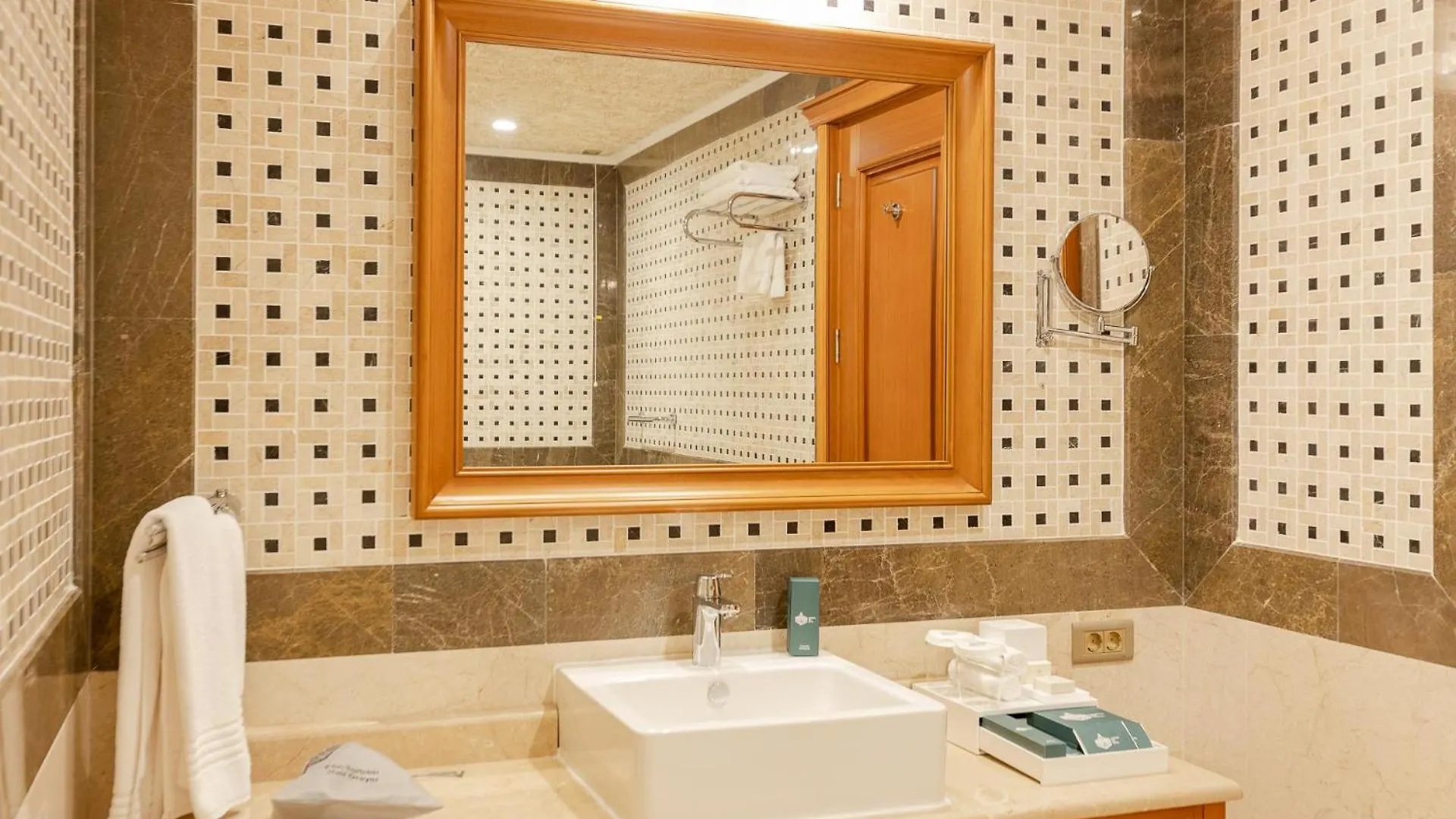 Отель Divan Suites Батуми 5*,  Грузия