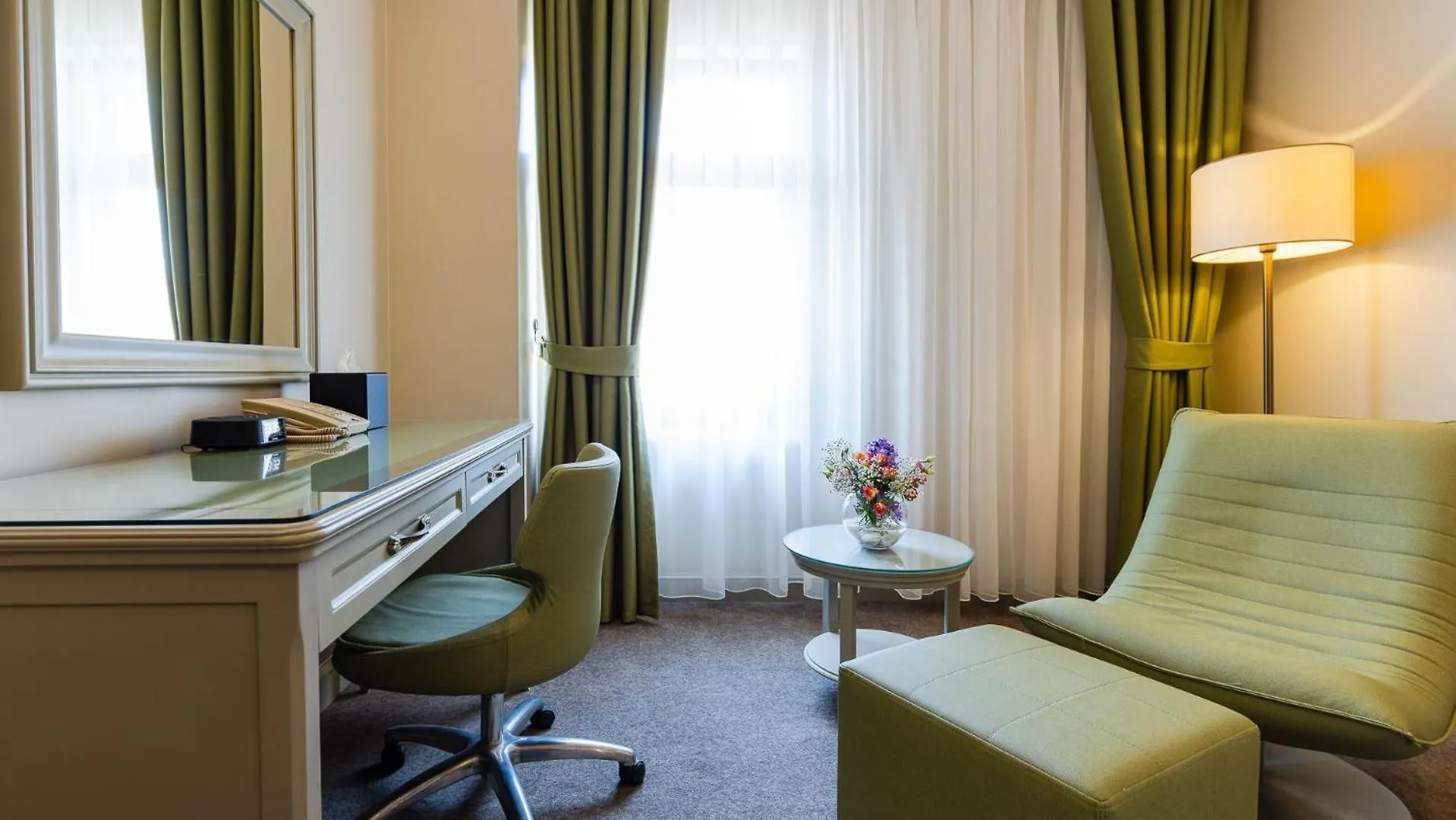 Отель Divan Suites Батуми 5*,  Грузия