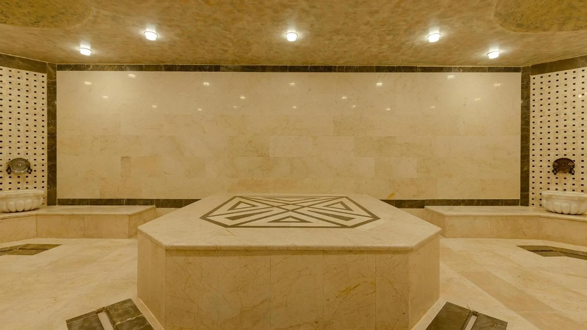 Отель Divan Suites Батуми